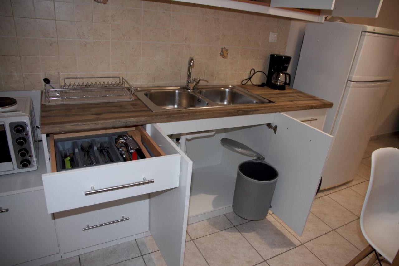 Modern Apartment In Kalamata Luaran gambar